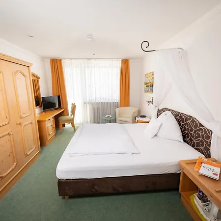 Alpha Hotel 3*